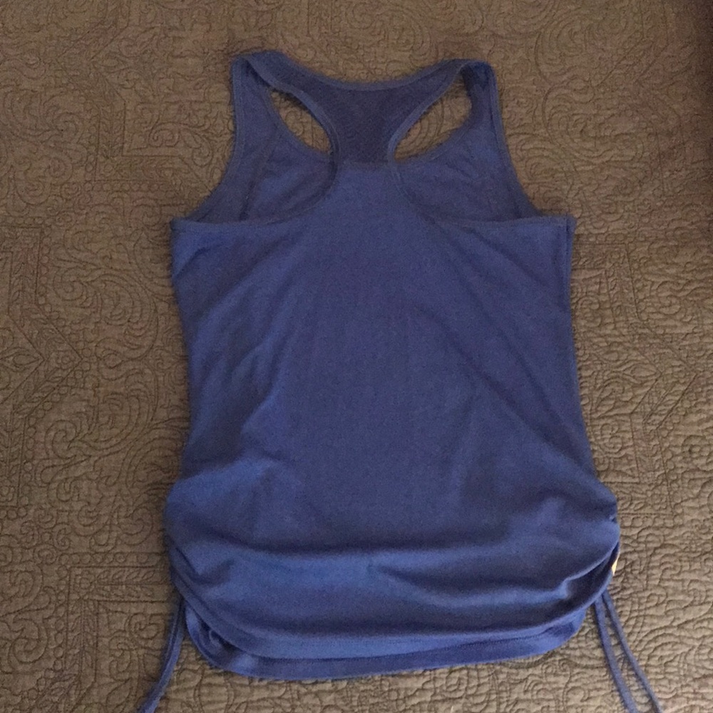 Workout/ active top - Picture 2 of 2